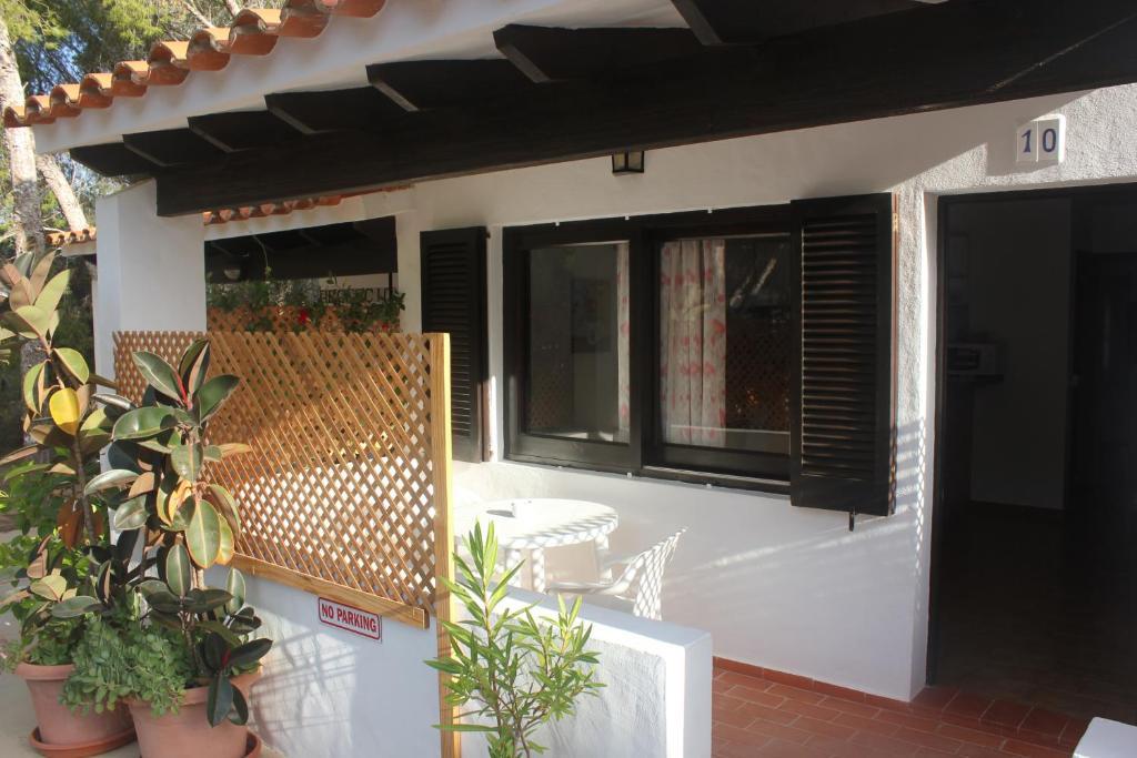 Apartamentos Pinomar Es Caló de Sant Agustí Esterno foto